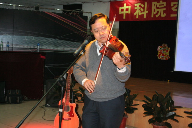 吴季主任表演小提琴独奏